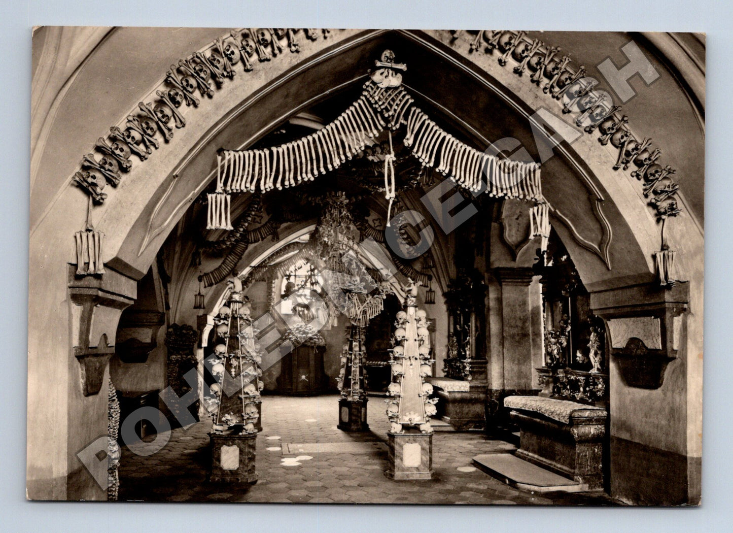 Pohlednice Kutná Hora Sedlec kostnice 1957 (M34304)