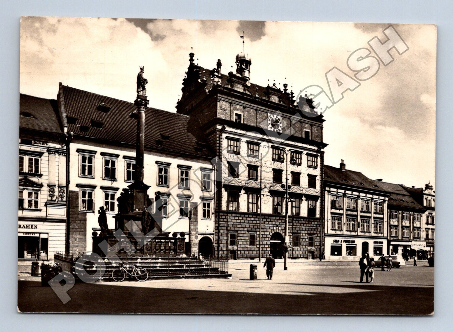 Pohlednice Plzeň náměstí radnice 1968 (M34305)