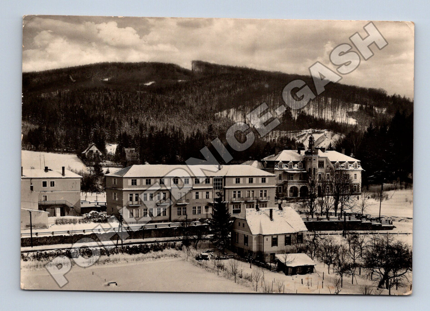 Pohlednice Luhačovice Zotavovna ROH a Augustiánský dům 1964 (M34327)