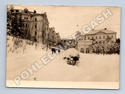 Pohlednice Mariánské Lázně zasněžená ulice 1951 (M34346)