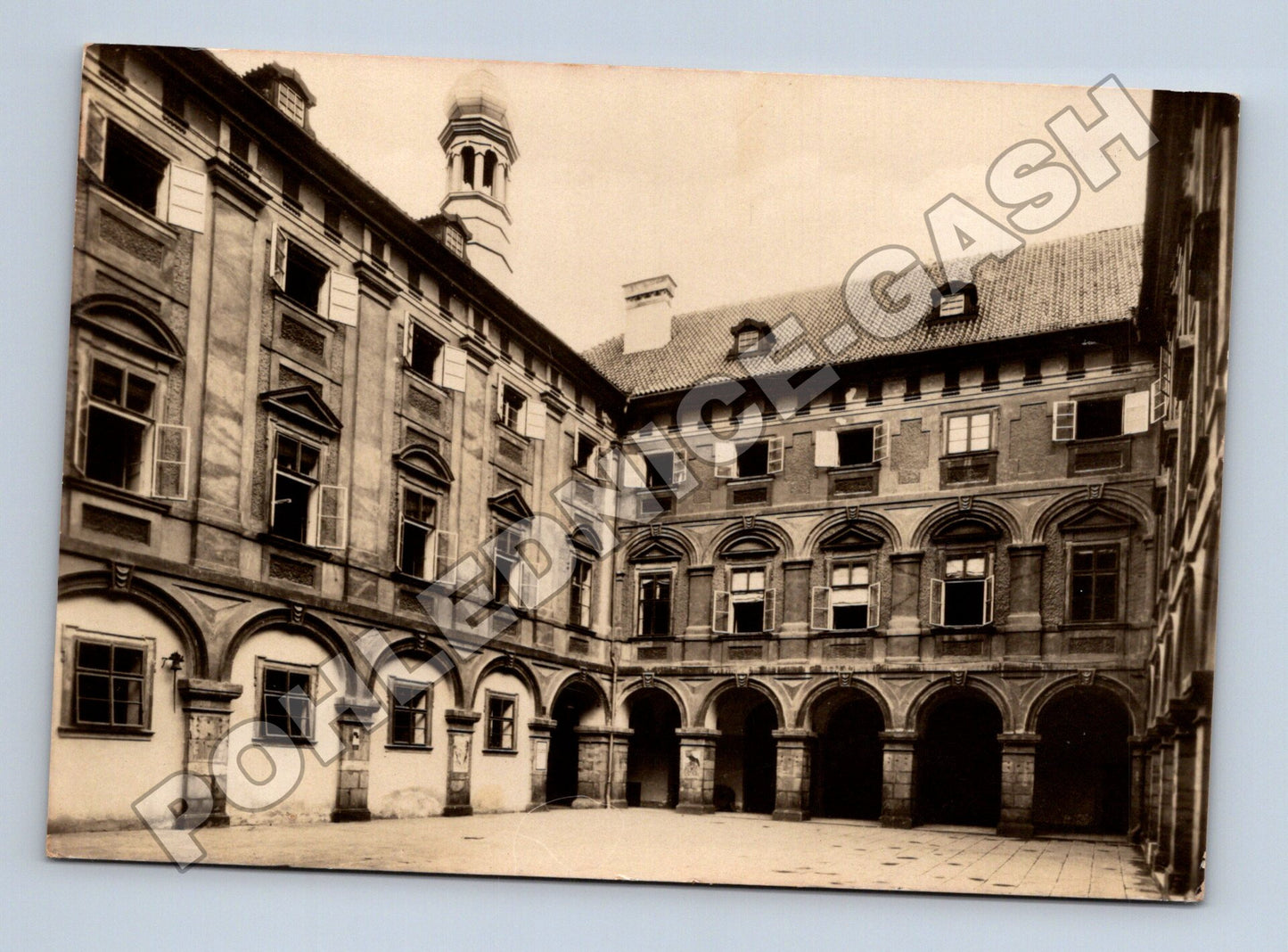 Pohlednice Libochovice zámek nádvoří 1957 (M34419)