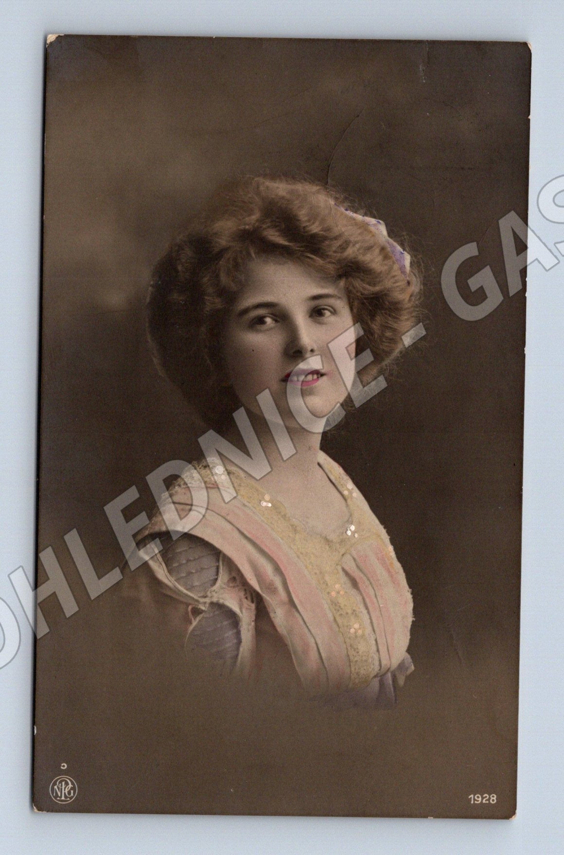 Pohlednice portrét mladé ženy kolorovaný (M3451)