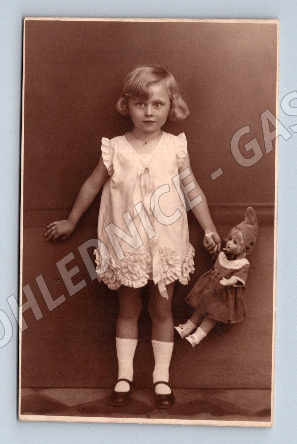 Pohlednice dívka s panenkou Jan Šťastný (M3491)