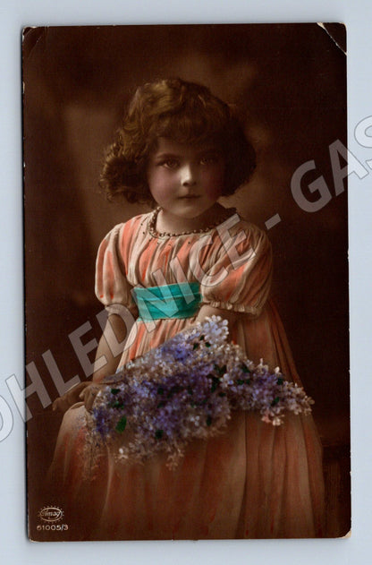 Pohlednice dívka s květinami kolor RU zaslaná (M3492)