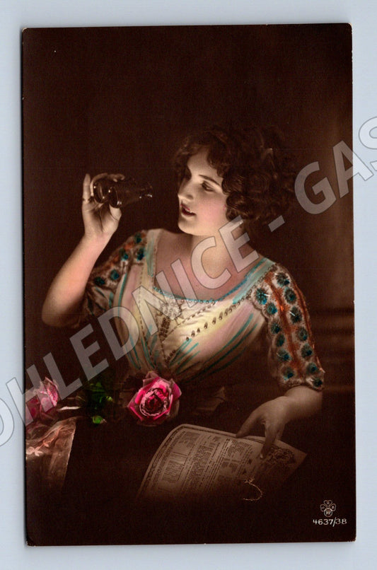 Pohlednice žena s růží kolor Maďarsko 1923 (M3503)