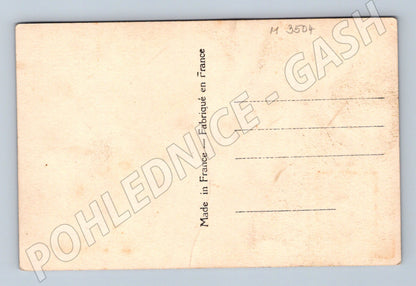 Pohlednice pár u automobilu Francie kolor (M3504)