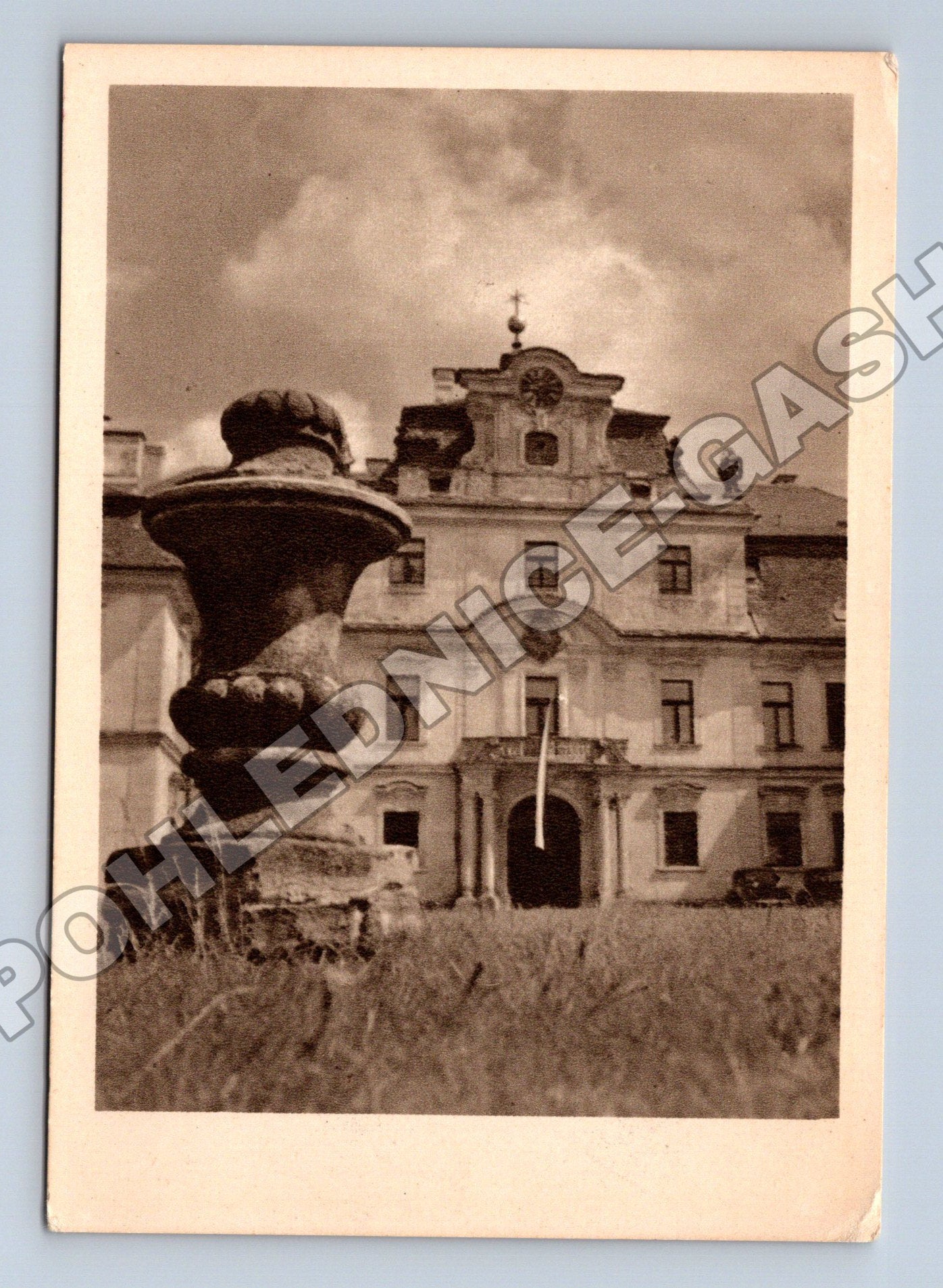 Pohlednice Jemniště Státní zámek průčelí 1952 (M35230)