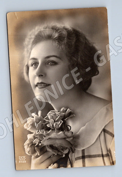 Pohlednice herečka s květinami ČSR 1931 (M3526)