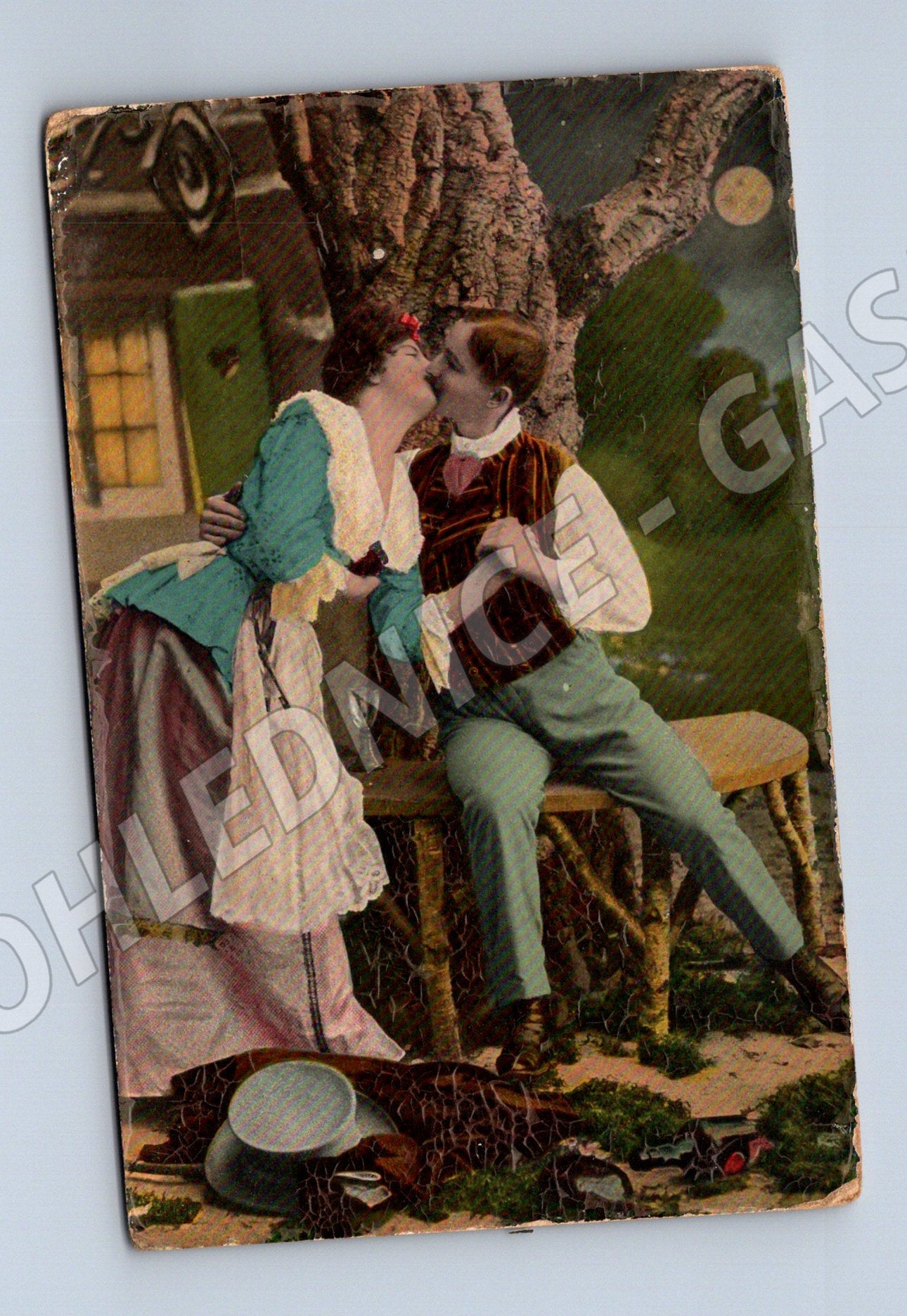 Pohlednice romantický pár pod stromem (M3533)