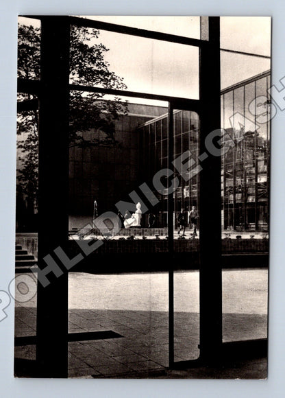 Pohlednice Praha Výstavy 1960 vstupní hala fontána (M35408)
