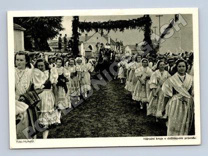 Pohlednice Národní kroje dožínkový průvod 1944 (M35451)