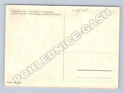Pohlednice Národní kroje dožínkový průvod 1944 (M35451)