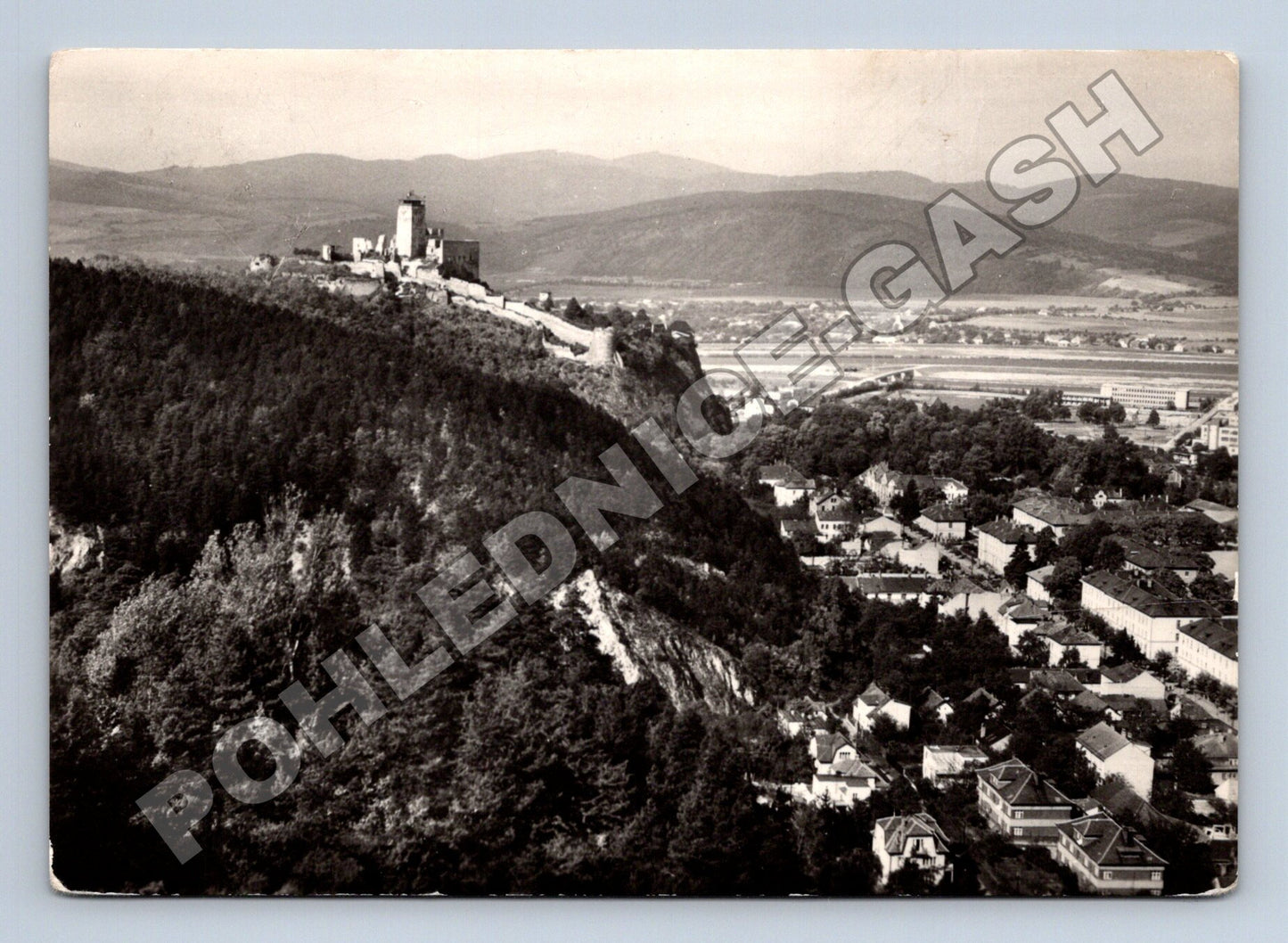 Pohlednice Slovensko Trenčín hrad a město cca 1960 (M35475)