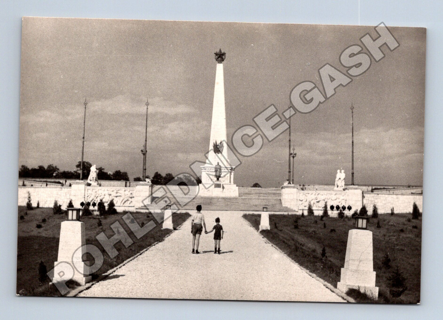 Pohlednice Slovensko Svidník památník Sovětské armády (M35495)