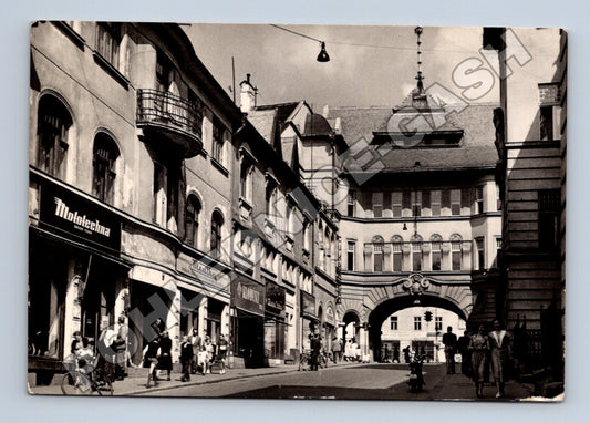 Pohlednice Slovensko Banská Bystrica ulica s bránou 1941 (M35524)