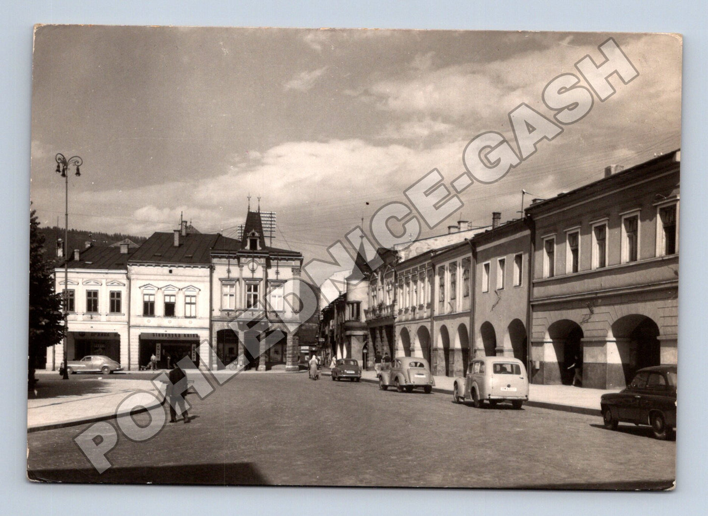 Pohlednice Slovensko Žilina ulice s auty 195x (M35583)