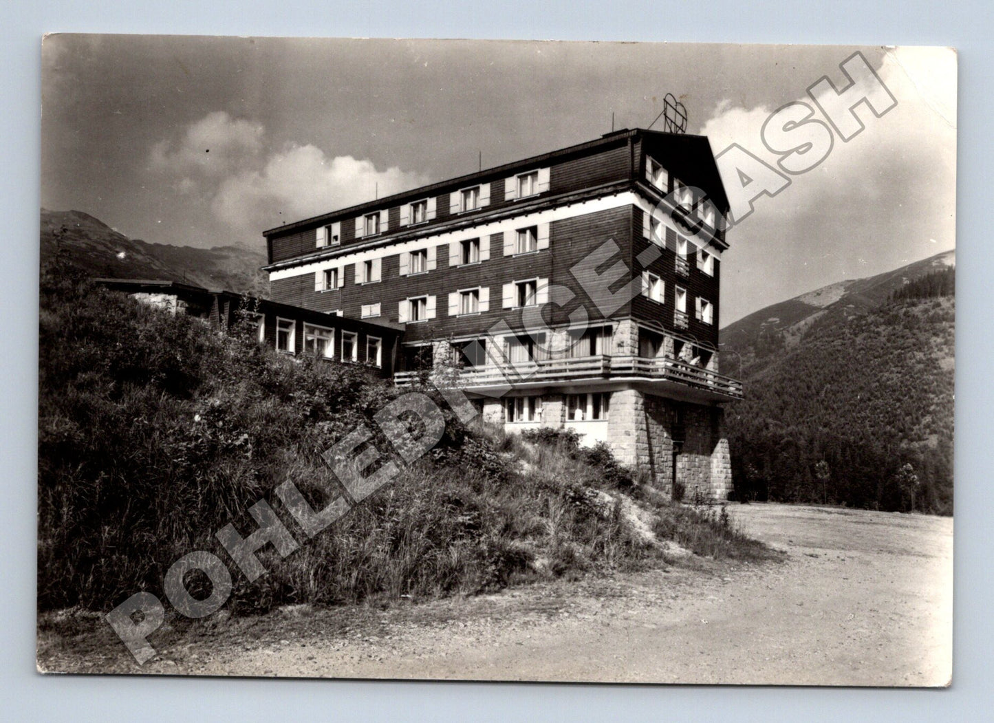 Pohlednice Slovensko Nízké Tatry Hotel Srdiečko 1943 (M35802)