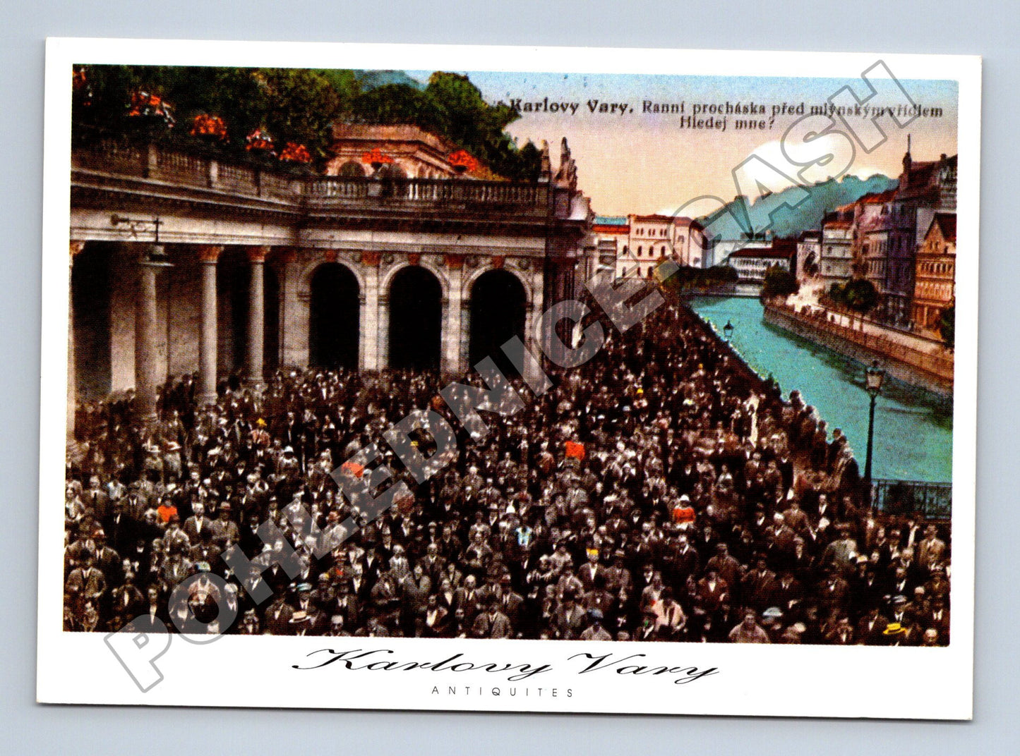 Pohlednice Karlovy Vary Mlynská kolonáda dav (M36200)