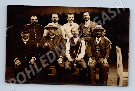 Pohlednice skupina mužů portrét (M3661)