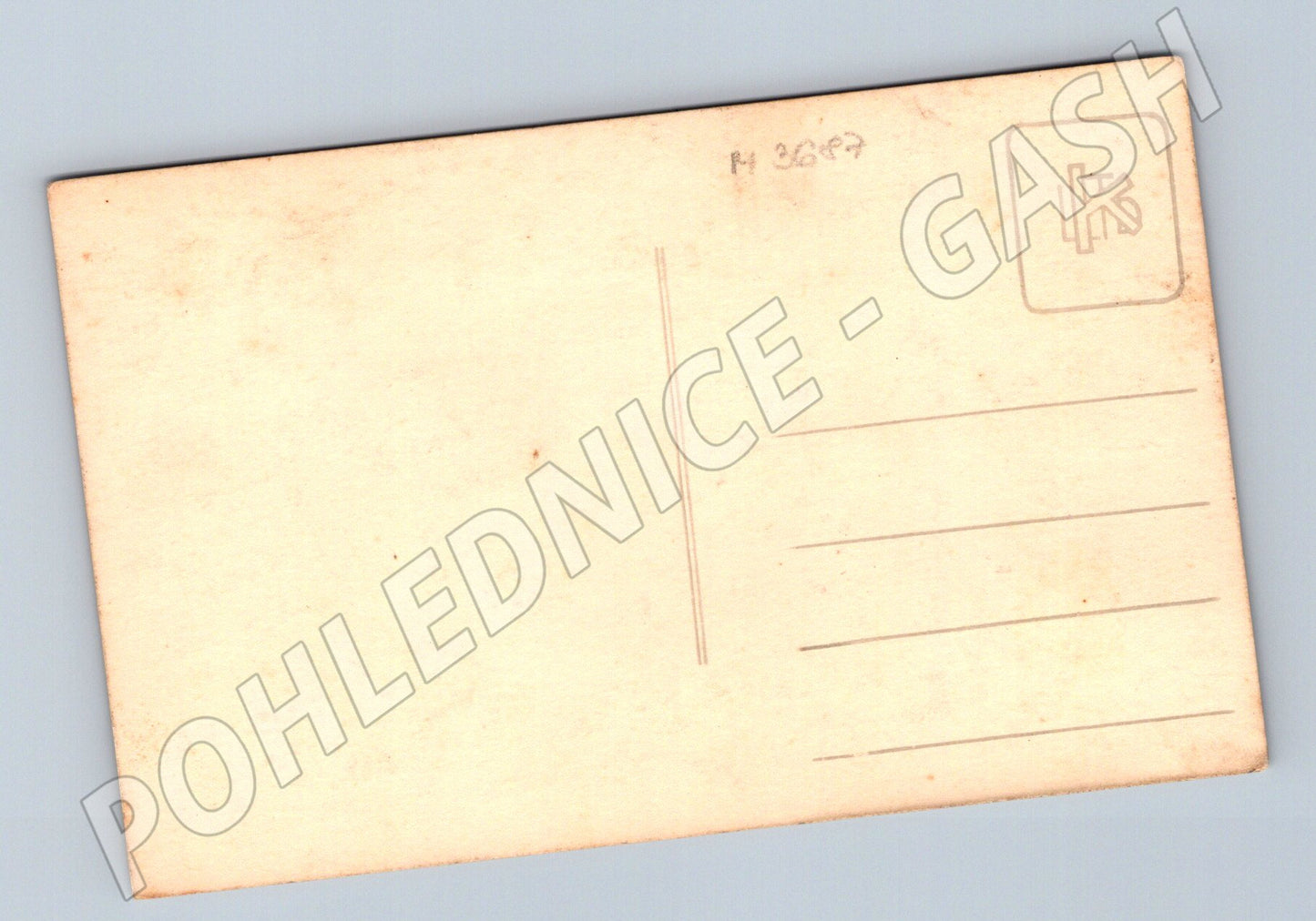 Pohlednice mažoretky před budovou ČSR (M3687)