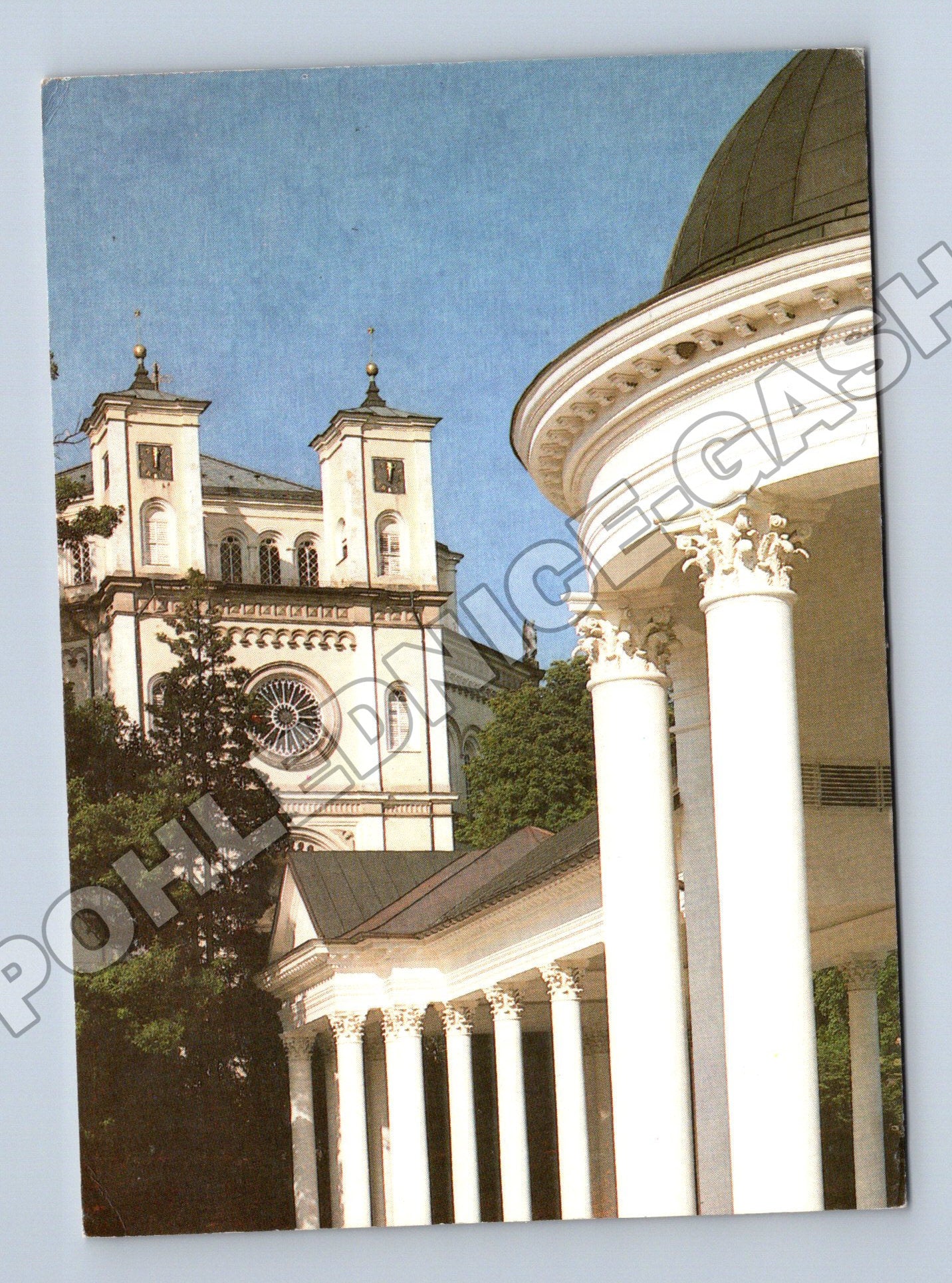 Pohlednice Mariánské Lázně Rudolfův pramen a kostel 1995 (M37063)