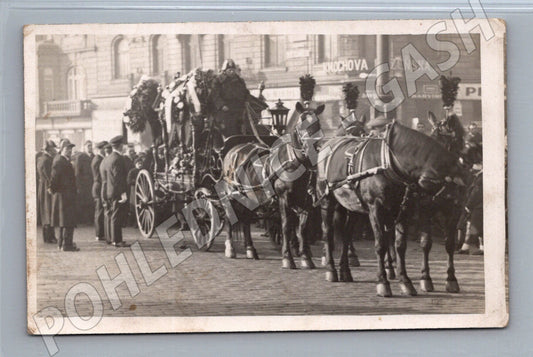 Pohlednice pohřební kočár průvod (M3710)