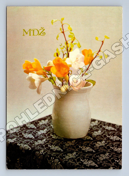 Pohlednice Kytice frezi ve vaze MDŽ 1982 (M37122)