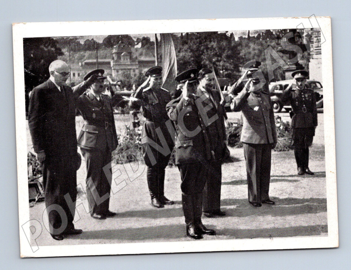 Pohlednice delegace vzdává čest (M3729)