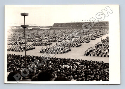 Stará fotografie masové cvičení ve sportovním stadionu (M37397)