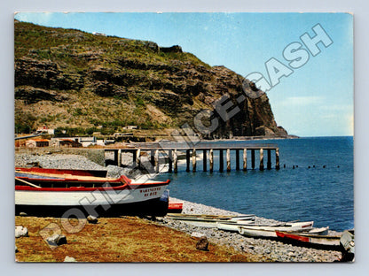 Pohlednice Réunion Camp BERNARD pobřeží s loděmi (M37631)