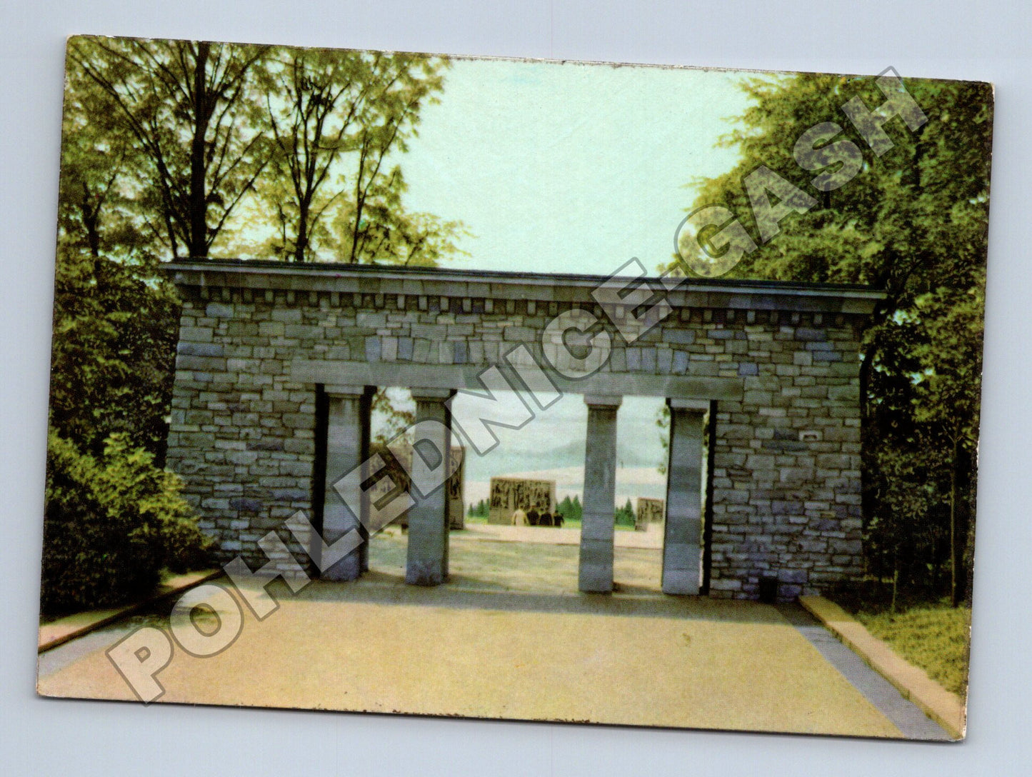 Pohlednice Německo Buchenwald vstupní brána 1965 (M37785)