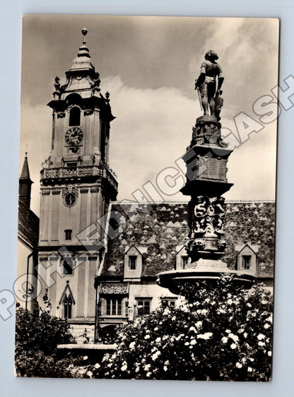Pohlednice Slovensko Bratislava Stará radnice, fontána 1957 (M37836)