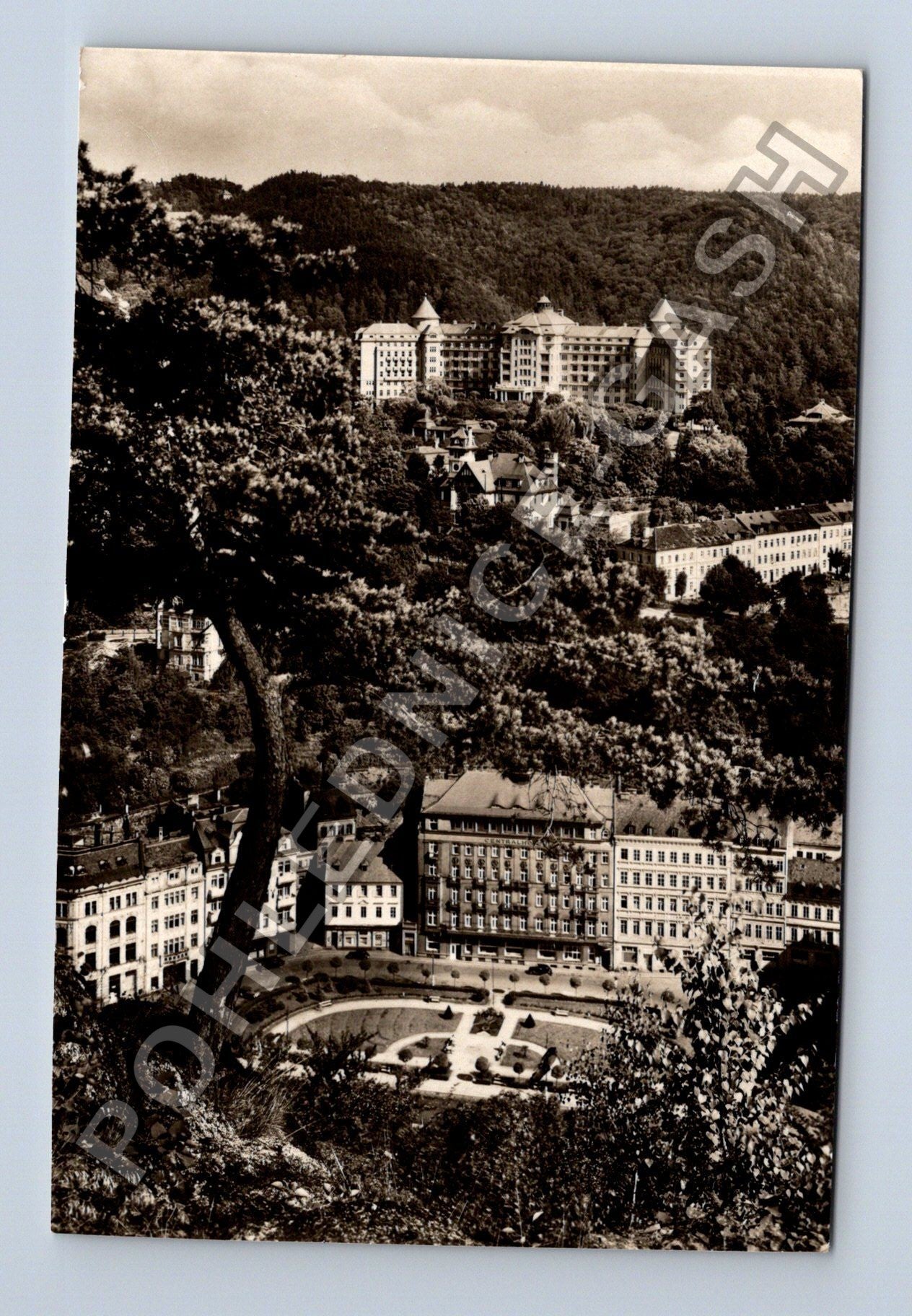 Pohlednice Karlovy Vary Leninovo náměstí od Jeleního skoku (M37986)