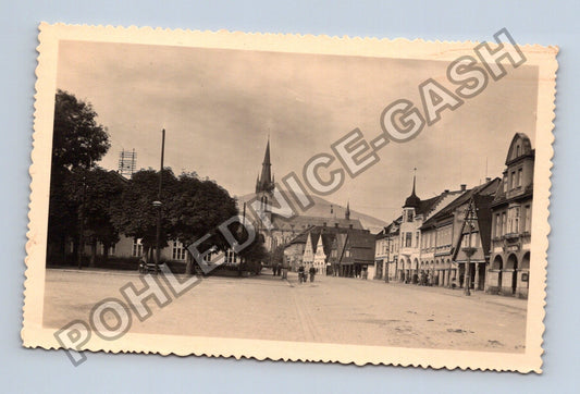 Pohlednice Vrchlabí ulice kostel (M38057)
