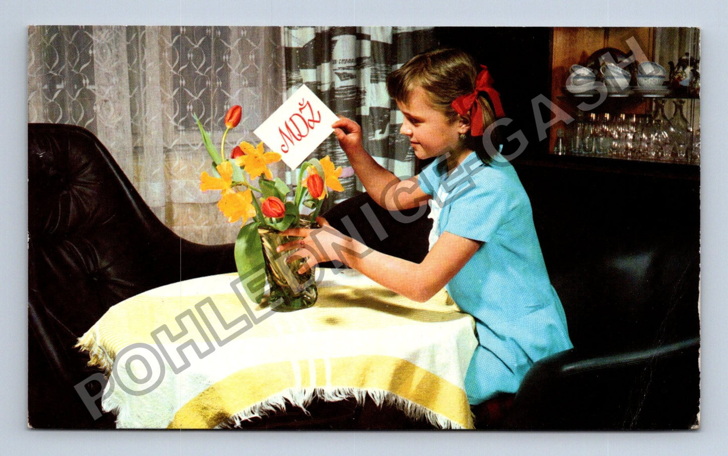 Pohlednice Dívka s kyticí tulipánů a přáním MDŽ (M38162)