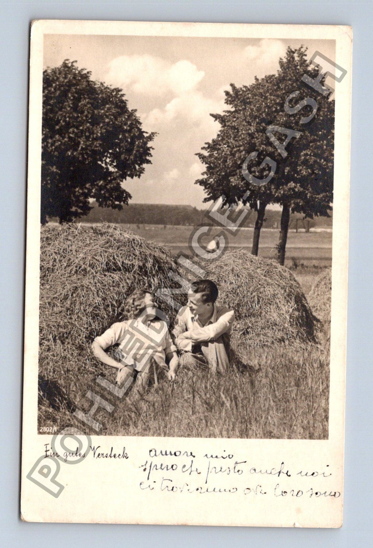 Pohlednice Itálie pár na kupkách sena 1942 (M38194)