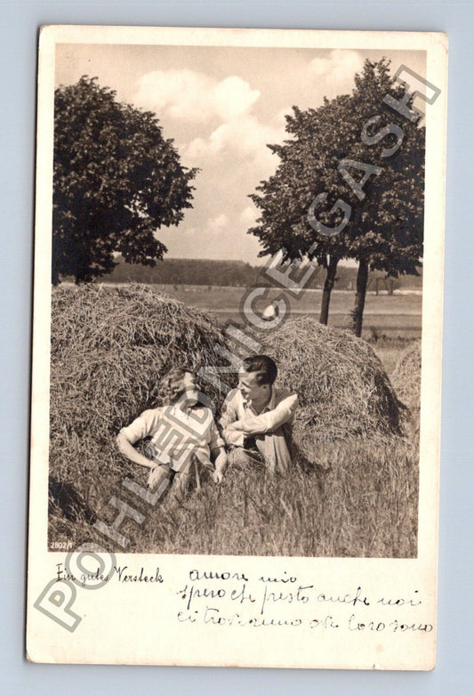 Pohlednice Itálie pár na kupkách sena 1942 (M38194)