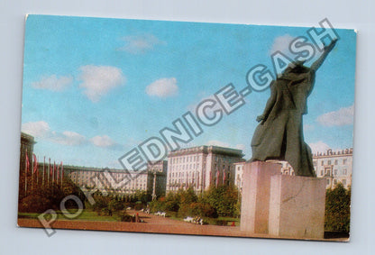 Pohlednice Rusko Leningrad Komsomolská ploščad socha (M38263)