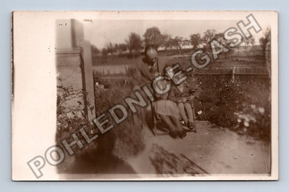 Rodinná fotografie venku (M38488)