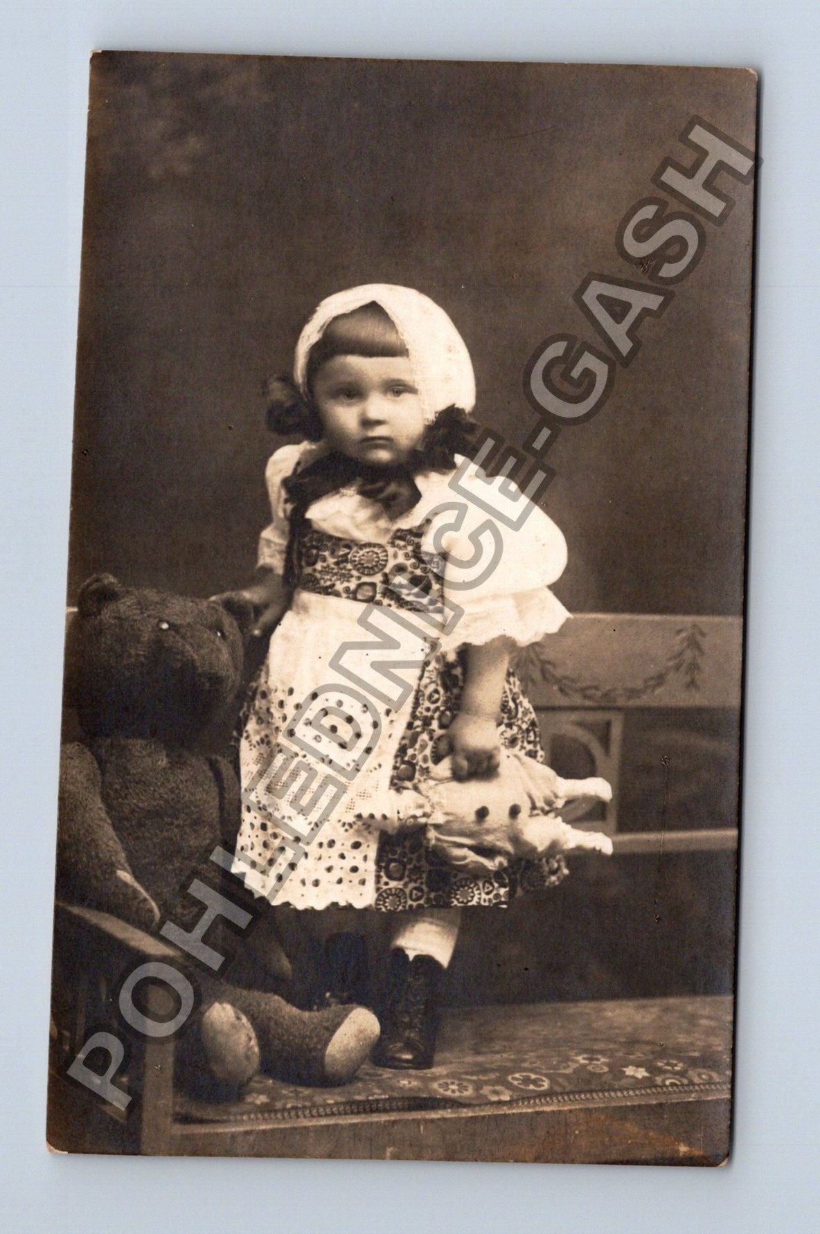 Dítě s medvídkem ateliérová fotografie (M38516)
