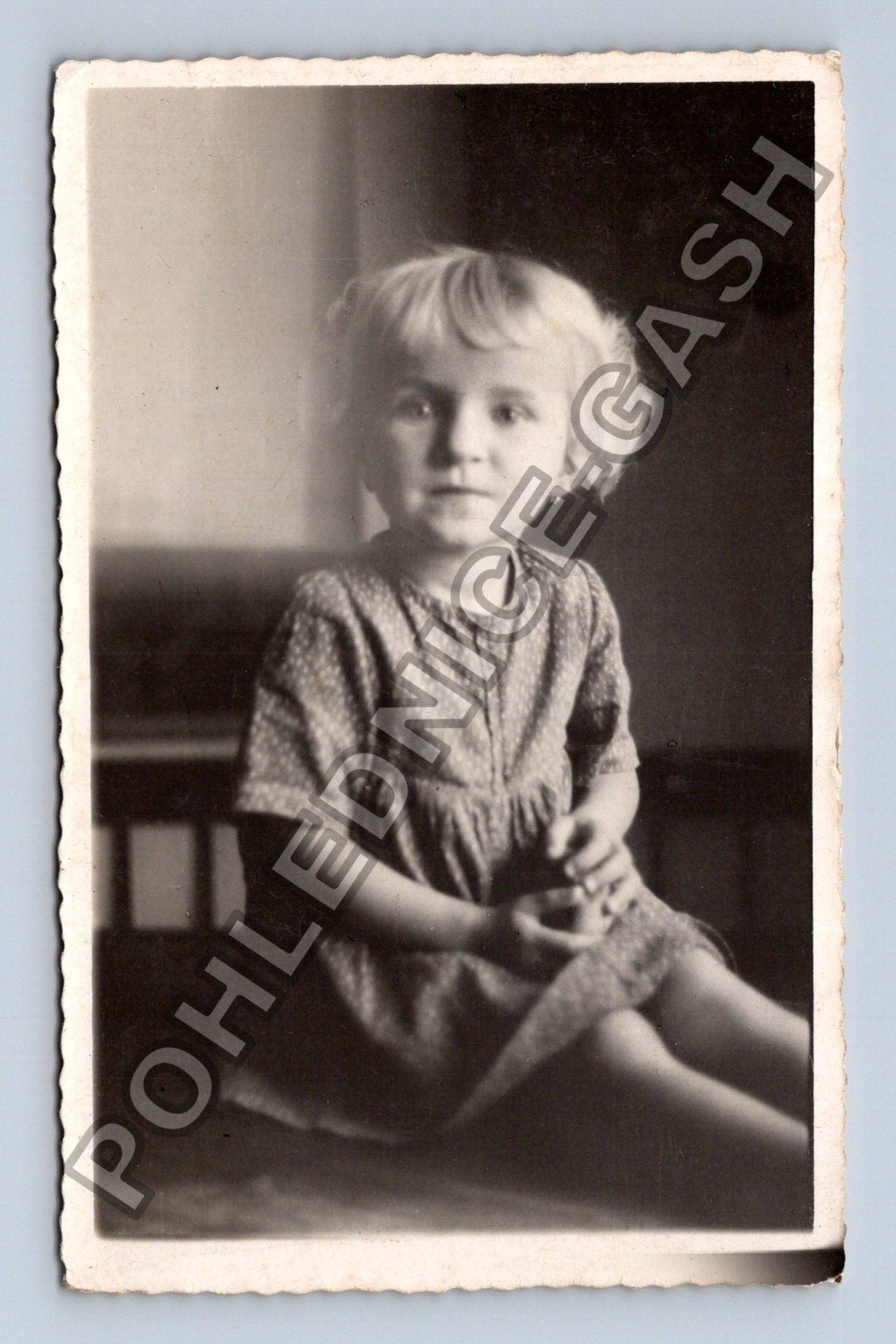 Pohlednice Dívka v šatech Biel Böhme und Mähren 1941 (M38523)
