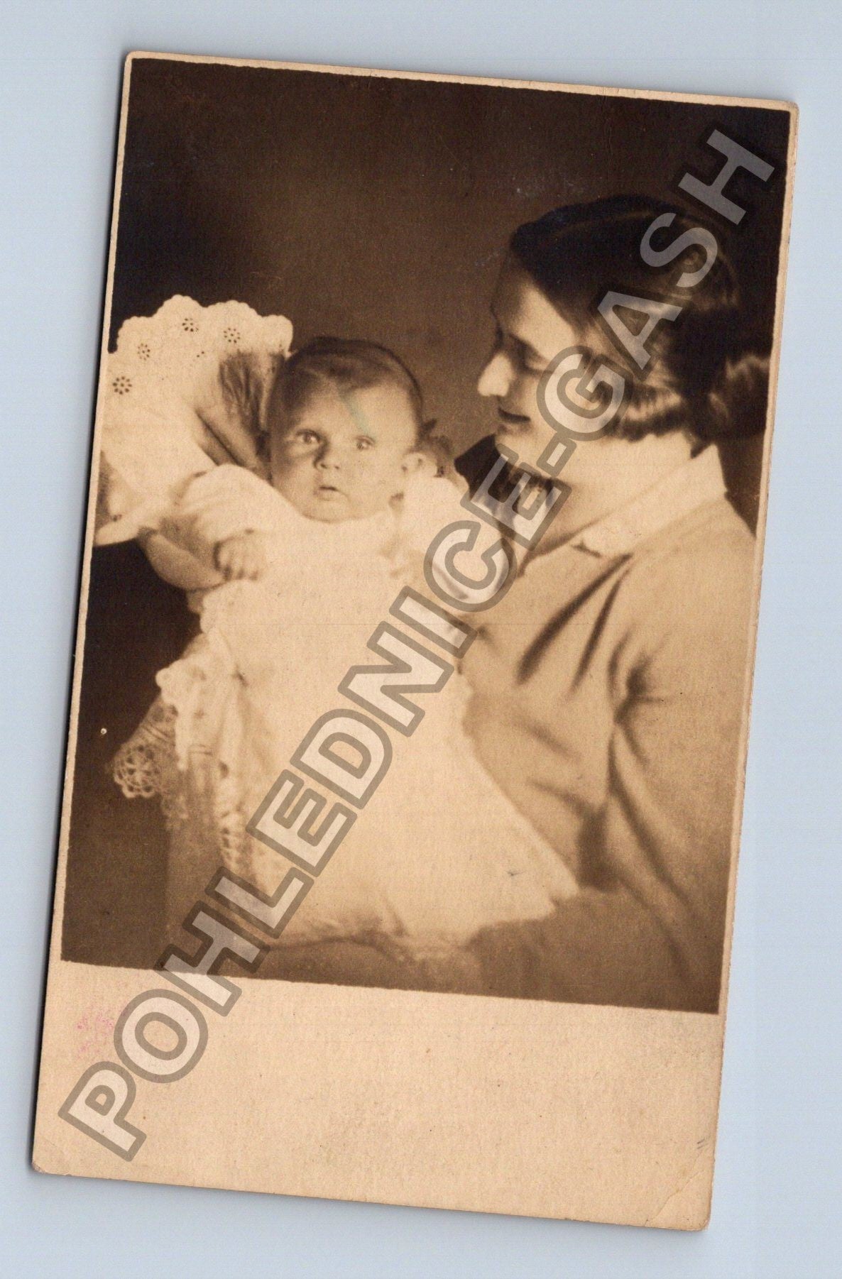 Matka s dítětem ateliérová fotografie (M38548)