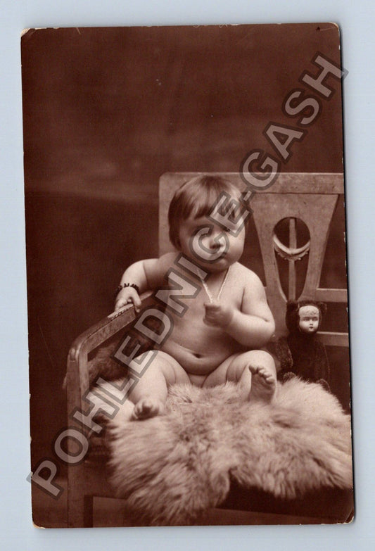 Stará fotografie Praha Václavské náměstí ateliérové foto dítě (M38550)