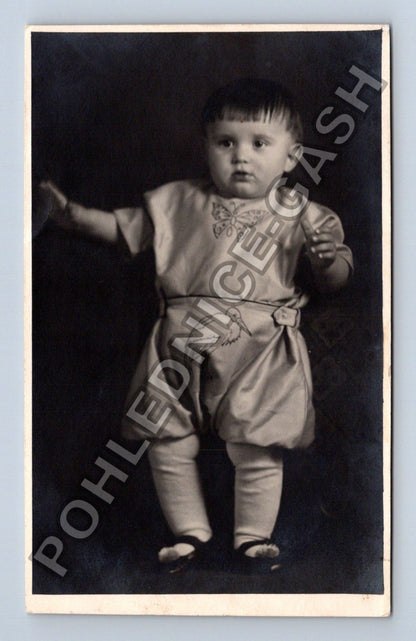 Stará fotografie Dítě v oblečku s výšivkou 1925 (M38561)