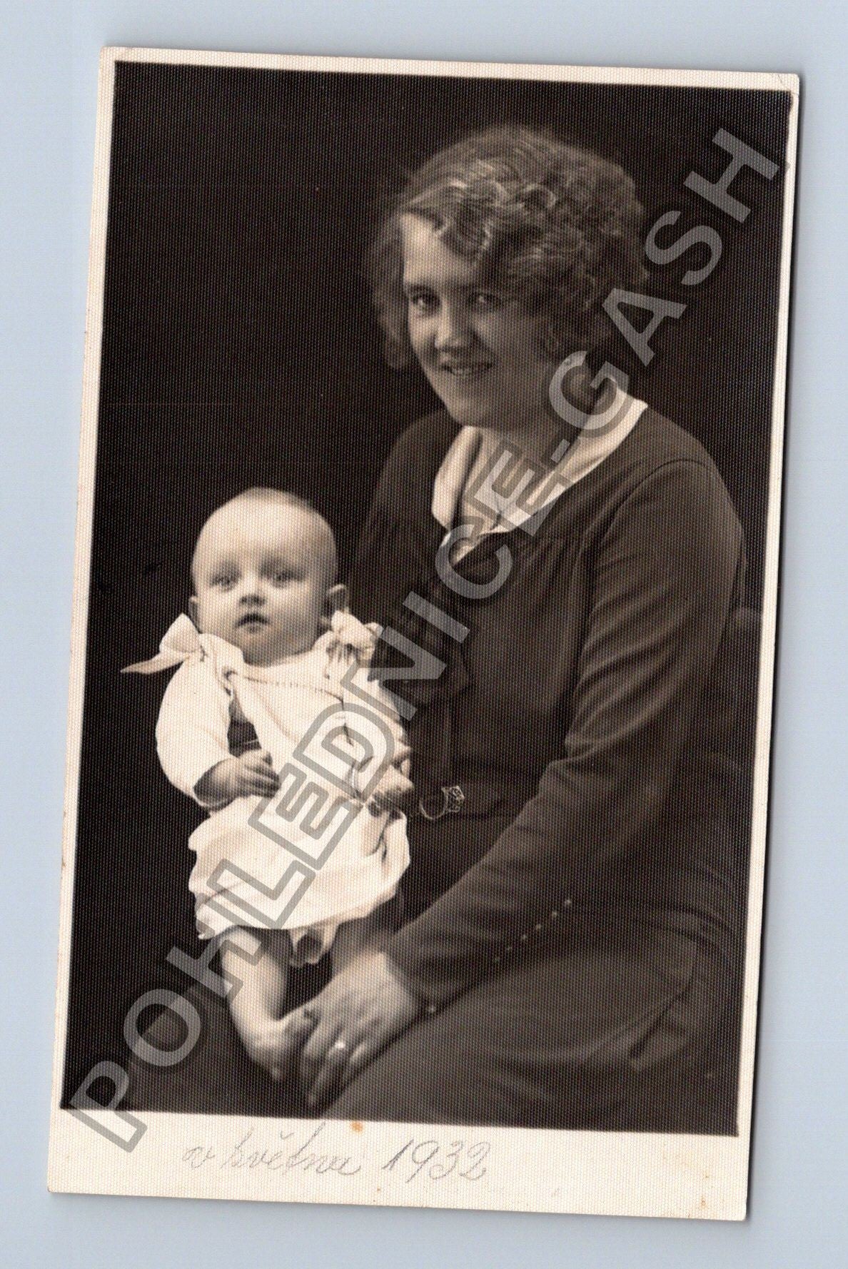 Matka s dítětem ateliérová fotografie 1932 (M38563)