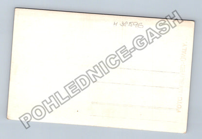 Chlapec v krojovém oblečení ateliérová fotografie (M38596)