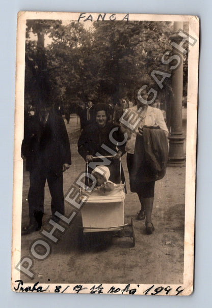 Stará fotografie Praha 8/9 Zelená 1944 (M38606)