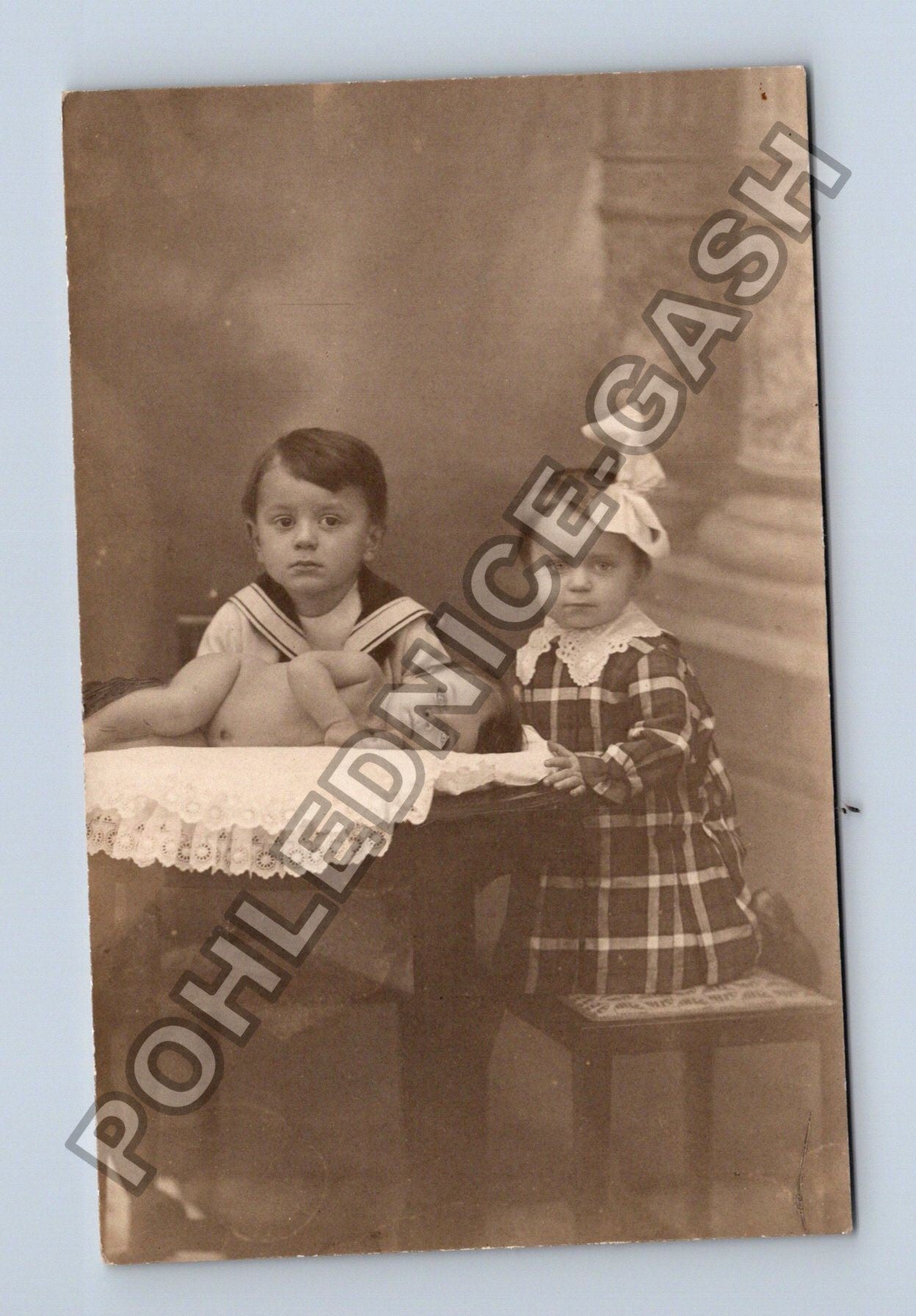 Stará fotografie Děti v ateliéru (M38611)
