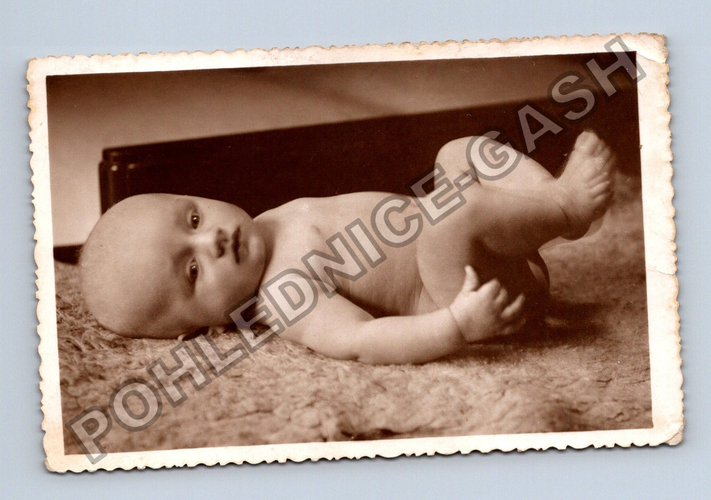 Stará fotografie Dítě ležící na břiše Jiříček Mara (M38622)