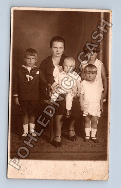 rodinná fotografie žena s dětmi (M38627)